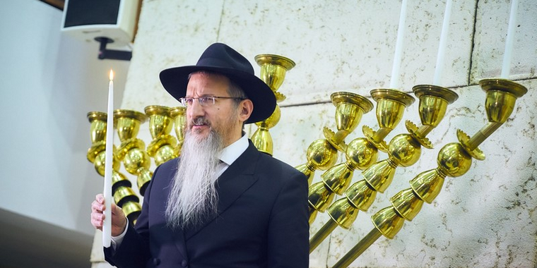 אור החנוכה בבירת רוסיה למאות אלפי יהודים